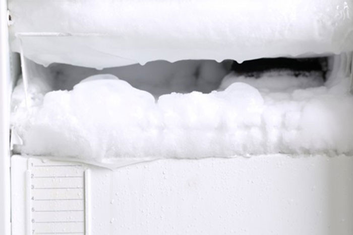 Cách rã đông tủ lạnh đóng tuyết đơn giản mà hiệu quả