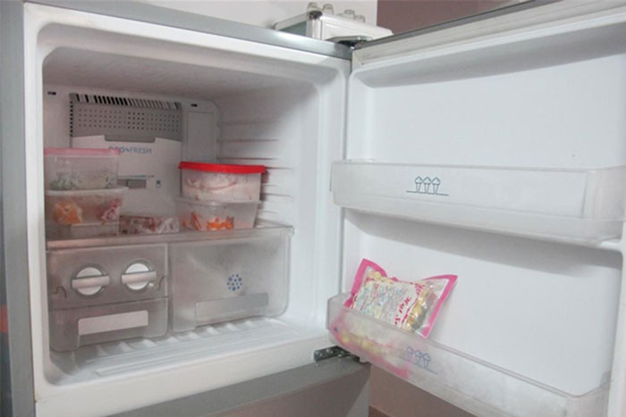 Cách rã đông tủ lạnh bị đóng đá