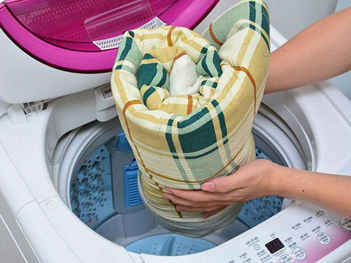 Hướng dẫn giặt chăn bông bằng máy giặt