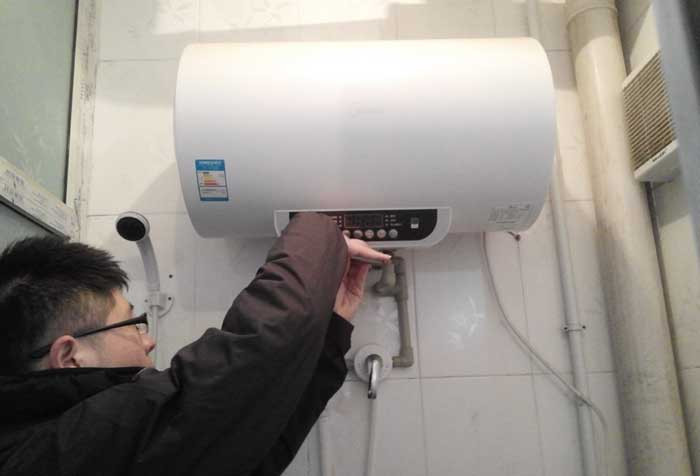 Dịch vụ lắp máy nước nóng lạnh quận 3 giá cạnh tranh