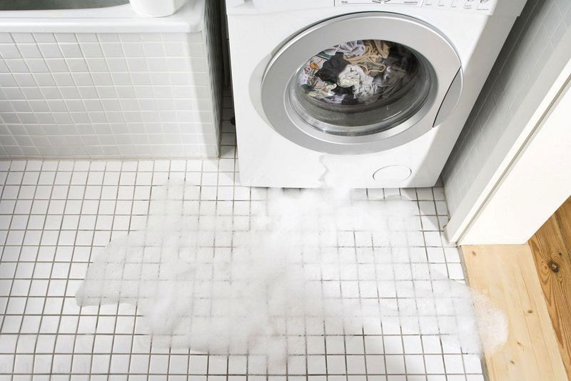 Máy giặt bị chảy nước nguyên nhân và biện pháp là gì?