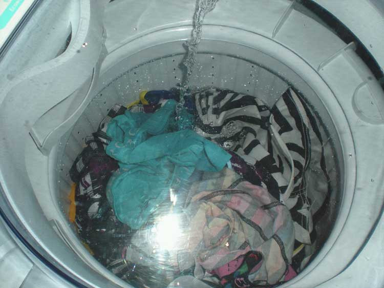 Máy giặt bị lỗi cấp nước liên tục nguyên nhân và biện pháp xử lý