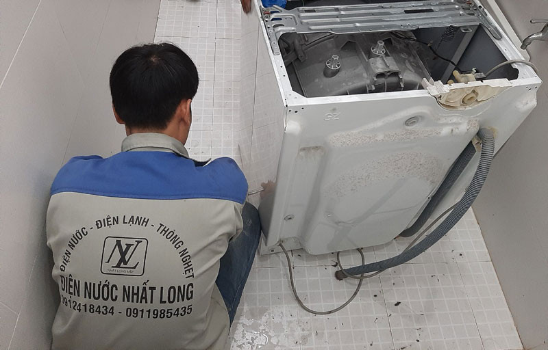 Dịch vụ vệ sinh máy giặt quận 5 của Điện Nước Nhất Long